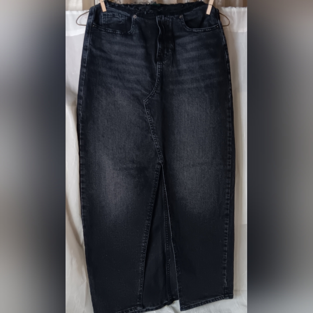 Wild Fable Denim Maxi Skirt Womens Size 4R Washed Black Raw Hem Waist Front Slit